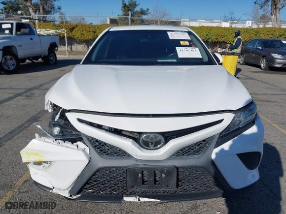 2018 Toyota Camry LE with VIN 4T1B11HKXJU140631, listed as a IAAI auction lot 41761493 with 68,298 mi miles. Bid and sale history available at carsss.com. Image 12.