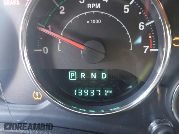 2016 Jeep Wrangler Unlimited Sport z VIN 1C4BJWDG4GL327638, wystawiony jako IAAI lot #42494615 z przebiegiem 139 371 mil mil oraz . Historia ofert i sprzedaży dostępna na DreamBid. Obrazek 15.