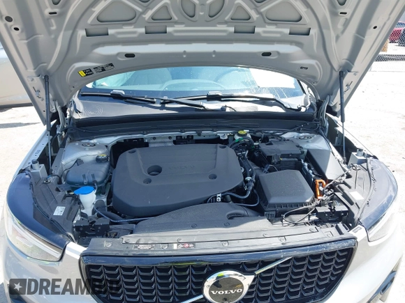 2024 Volvo XC40 Plus Dark Theme с VIN YV4L12ULXR2293107, выставлен на аукционе IAAI как лот 42283292 с пробегом 10 917 миль миль и . История ставок и продаж доступна на DreamBid. Изображение 10.
