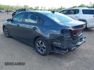 2019 Kia Forte LXS z VIN 3KPF24AD5KE099888, wystawiony jako IAAI lot #42279249 z przebiegiem 90 095 mil mil oraz . Historia ofert i sprzedaży dostępna na DreamBid. Obrazek 3.
