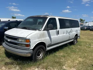 2002 Chevrolet Express with VIN 1GAHG39R921243538, listed as a Copart auction lot 55530615 with 512,936 mi miles and Clean Title. Bid and sale history available at carsss.com. Image 2.