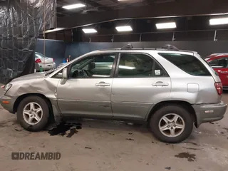 1999 Lexus RX 300 Luxury SUV with VIN JT6HF10U8X0065898, listed as a IAAI auction lot 38515585 with 113,340 mi miles. Bid and sale history available at carsss.com. Image 14.