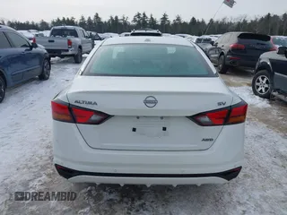 2024 Nissan Altima 2.5 SV with VIN 1N4BL4DW0RN404542, listed as a IAAI auction lot 41512564 with 4,151 mi miles. Bid and sale history available at carsss.com. Image 16.