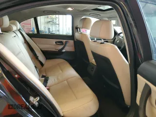 2011 BMW 3 Series 328i z VIN WBAPH7C52BE850089, wystawiony jako Copart lot #60045065 z przebiegiem Nie podano mil oraz Szkoda całkowita • Salvage title. Historia ofert i sprzedaży dostępna na DreamBid. Obrazek 10.