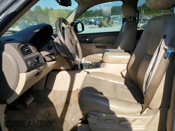 2011 Chevrolet Suburban LT with VIN 1GNSCJE00BR264551, listed as a Copart auction lot 77248984 with 225,092 mi miles and Clean Title. Bid and sale history available at carsss.com. Image 7.