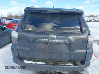 2018 Toyota 4Runner SR5 with VIN JTEBU5JR6J5536801, listed as a IAAI auction lot 41674894 with 136,859 mi miles and . Bid and sale history available at DreamBid. Image 17.