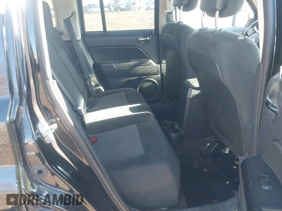 2016 Jeep Patriot Sport z VIN 1C4NJPBA6GD575594, wystawiony jako IAAI lot #41781693 z przebiegiem Nie podano mil oraz . Historia ofert i sprzedaży dostępna na DreamBid. Obrazek 8.