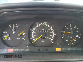 1995 Mercedes-Benz E Class with VIN WDBEB31E4SC189408, listed as a Copart auction lot 77788744 with 242,362 mi miles and Clean Title. Bid and sale history available at carsss.com. Image 9.
