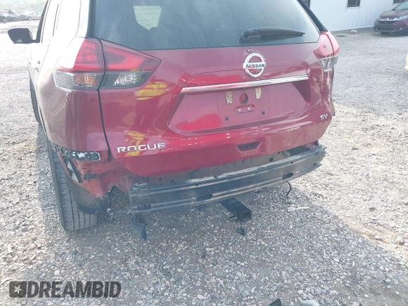 2020 Nissan Rogue S z VIN 5N1AT2MT5LC754506, wystawiony jako IAAI lot #41980769 z przebiegiem 149 635 mil mil oraz . Historia ofert i sprzedaży dostępna na DreamBid. Obrazek 6.