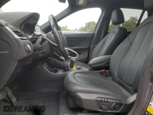 2017 BMW X1 xDrive28i with VIN WBXHT3Z3XH4A53999, listed as a Copart auction lot 60500265 with 43,377 mi miles and Salvage title. Bid and sale history available at DreamBid. Image 7.