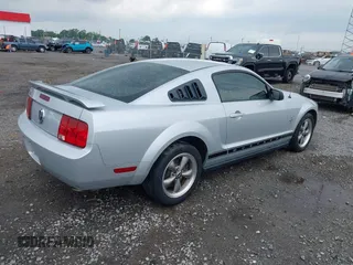 2006 Ford Mustang Standard с VIN 1ZVHT80N365131890, выставлен на аукционе IAAI как лот 42291926 с пробегом 199 403 миль миль и . История ставок и продаж доступна на DreamBid. Изображение 4.