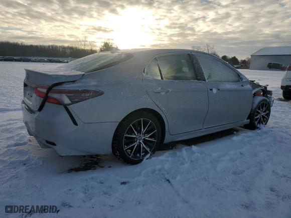 2022 Toyota Camry Hybrid SE with VIN 4T1G31AK7NU586705, listed as a Copart auction lot 83523564 with 56,638 mi miles and Salvage Title. Bid and sale history available at carsss.com. Image 3.