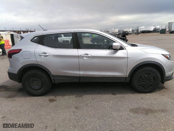 2018 Nissan Rogue Sport SV with VIN JN1BJ1CR7JW258183, listed as a IAAI auction lot 41947113 with NaN miles. Bid and sale history available at carsss.com. Image 13.