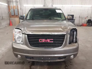 2013 GMC Yukon XL SLT with VIN 1GKS2KE71DR213758, listed as a IAAI auction lot 41713240 with 193,611 mi miles. Bid and sale history available at carsss.com. Image 13.