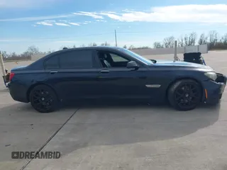 2012 BMW 7 Series 750Li with VIN WBAKB8C50CC963330, listed as a IAAI auction lot 41286275 with 186,335 mi miles. Bid and sale history available at carsss.com. Image 13.