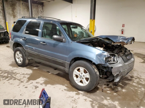 2005 Ford Escape XLT with VIN 1FMYU93145DA17072, listed as a Copart auction lot 47101705 with 202,218 mi miles and Salvage Title. Bid and sale history available at carsss.com. Image 4.