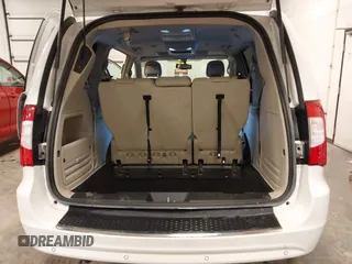 2016 Chrysler Town & Country Touring-L with VIN 2C4RC1CG3GR284527, listed as a IAAI auction lot 41898213 with 198,148 mi miles. Bid and sale history available at carsss.com. Image 20.