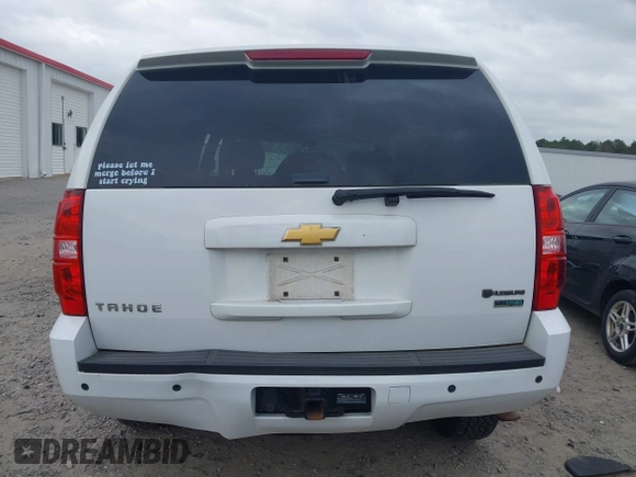 2012 Chevrolet Tahoe LS z VIN 1GNSKAE00CR283377, wystawiony jako IAAI lot #41848535 z przebiegiem Nie podano mil oraz . Historia ofert i sprzedaży dostępna na DreamBid. Obrazek 17.