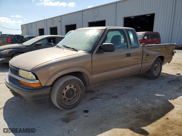 2003 Chevrolet S-10 LS with VIN 1GCCS19X038180860, listed as a Copart auction lot 53040135 with 285,083 mi miles and Salvage Title. Bid and sale history available at carsss.com. Image 1.