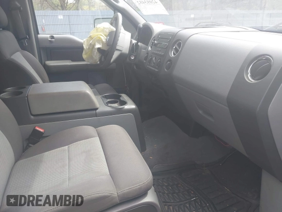 2004 Ford F-150 XLT with VIN 1FTPW14574KC57823, listed as a IAAI auction lot 42093482 with 88,564 mi miles. Bid and sale history available at carsss.com. Image 5.