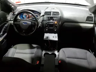 2018 Ford Police Interceptor Utility z VIN 1FM5K8AR2JGC56401, wystawiony jako Copart lot #56989315 z przebiegiem 115 488 mil mil oraz Tytuł czysty. Historia ofert i sprzedaży dostępna na DreamBid. Obrazek 8.