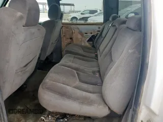 2006 GMC Sierra 1500 SLE1 z VIN 2GTEC13T561146383, wystawiony jako Copart lot #59738675 z przebiegiem 268 109 mil mil oraz Czysty tytuł • Clean title. Historia ofert i sprzedaży dostępna na DreamBid. Obrazek 10.