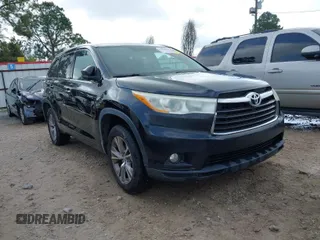 2014 Toyota Highlander XLE z VIN 5TDKKRFH9ES021924, wystawiony jako IAAI lot #41826858 z przebiegiem 302 407 mil mil oraz . Historia ofert i sprzedaży dostępna na DreamBid. Obrazek 1.