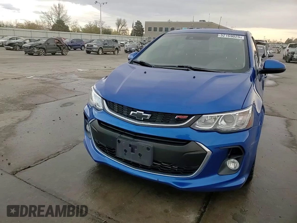 2019 Chevrolet Sonic LT z VIN 1G1JD5SB3K4148300, wystawiony jako Copart lot #52169025 z przebiegiem 59 689 mil mil oraz Szkoda całkowita • Salvage title. Historia ofert i sprzedaży dostępna na DreamBid. Obrazek 13.