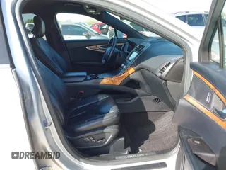 2016 Lincoln MKX Select with VIN 2LMTJ6KRXGBL76495, listed as a IAAI auction lot 41990549 with 139,525 mi miles and . Bid and sale history available at DreamBid. Image 5.