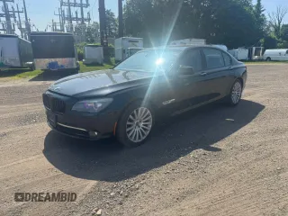 2010 BMW 7 Series 750Li xDrive z VIN WBAKC8C53AC431385, wystawiony jako Copart lot #59804345 z przebiegiem 147 412 mil mil oraz Czysty tytuł • Clean title. Historia ofert i sprzedaży dostępna na DreamBid. Obrazek 2.