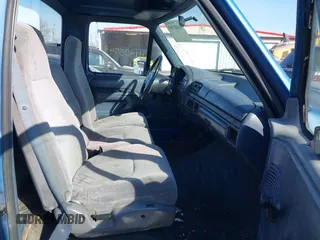 1993 Ford F-150 with VIN 2FTDF15YXPCB40600, listed as a IAAI auction lot 41405749 with 1 mi miles. Bid and sale history available at carsss.com. Image 5.