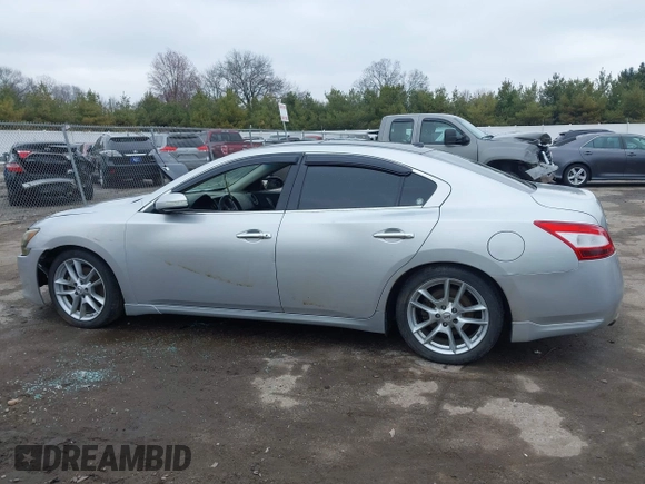2010 Nissan Maxima S z VIN 1N4AA5AP7AC825355, wystawiony jako IAAI lot #41987311 z przebiegiem 145 046 mil mil oraz . Historia ofert i sprzedaży dostępna na DreamBid. Obrazek 13.