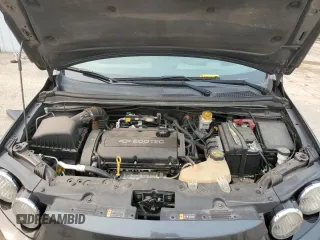 2016 Chevrolet Sonic LS z VIN 1G1JA5SH1G4103182, wystawiony jako Copart lot #59205495 z przebiegiem 107 537 mil mil oraz Szkoda całkowita • Salvage title. Historia ofert i sprzedaży dostępna na DreamBid. Obrazek 11.