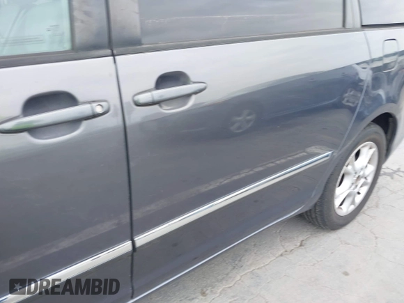 2006 Toyota Sienna XLE with VIN 5TDZA22C86S449617, listed as a IAAI auction lot 42204609 with 189,879 mi miles. Bid and sale history available at carsss.com. Image 6.
