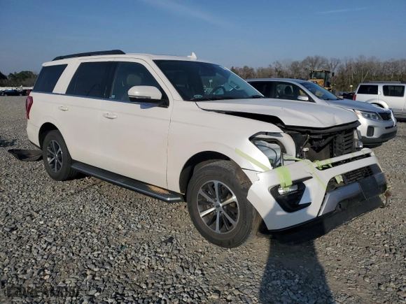 2018 Ford Expedition XLT with VIN 1FMJU1JT4JEA32215, listed as a Copart auction lot 45538765 with 110,191 mi miles and Salvage Title. Bid and sale history available at carsss.com. Image 4.