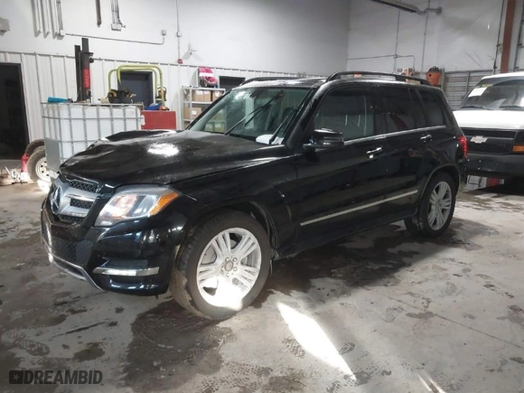 2013 Mercedes-Benz GLK-Class GLK 350 with VIN WDCGG8JB8DG045753, listed as a IAAI auction lot 41648076 with 187,710 mi miles. Bid and sale history available at carsss.com. Image 2.
