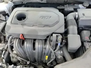 2018 Hyundai Sonata Sport с VIN 5NPE34AF7JH657762, выставлен на аукционе Copart как лот 64763805 с пробегом 57 903 миль миль и Списание • Salvage title. История ставок и продаж доступна на DreamBid. Изображение 13.
