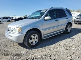 2005 Mercedes-Benz M 350 z VIN 4JGAB57E85A521915, wystawiony jako Copart lot #53062975 z przebiegiem 170 943 mil mil oraz Szkoda całkowita • Salvage title. Historia ofert i sprzedaży dostępna na DreamBid. Obrazek 1.