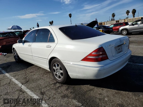 2002 Mercedes-Benz S-Class 4.3L with VIN WDBNG70J82A237141, listed as a Copart auction lot 42193475 with 247,858 mi miles and Salvage Title. Bid and sale history available at carsss.com. Image 2.