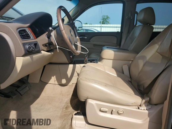 2012 Chevrolet Tahoe LT z VIN 1GNSCBE03CR259836, wystawiony jako Copart lot #60796305 z przebiegiem 258 387 mil mil oraz Szkoda całkowita • Salvage title. Historia ofert i sprzedaży dostępna na DreamBid. Obrazek 7.