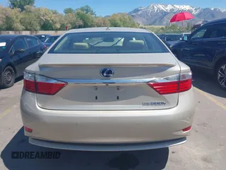 2013 Lexus ES 300h z VIN JTHBW1GG9D2012639, wystawiony jako IAAI lot #42157365 z przebiegiem 102 070 mil mil oraz . Historia ofert i sprzedaży dostępna na DreamBid. Obrazek 17.