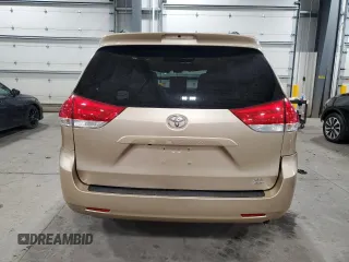 2013 Toyota Sienna XLE z VIN 5TDDK3DCXDS054751, wystawiony jako Copart lot #54004715 z przebiegiem 72 627 mil mil oraz Szkoda całkowita • Salvage title. Historia ofert i sprzedaży dostępna na DreamBid. Obrazek 6.