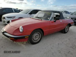 1986 Alfa Romeo Spider Veloce z VIN ZARBA5418G1043307, wystawiony jako Copart lot #76715744 z przebiegiem 45 846 mil mil oraz Szkody całkowita. Historia ofert i sprzedaży dostępna na DreamBid. Obrazek 1.