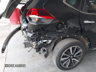 2019 Nissan Rogue SV with VIN 5N1AT2MTXKC809627, listed as a IAAI auction lot 40705533 with 28,463 mi miles and . Bid and sale history available at DreamBid. Image 6.