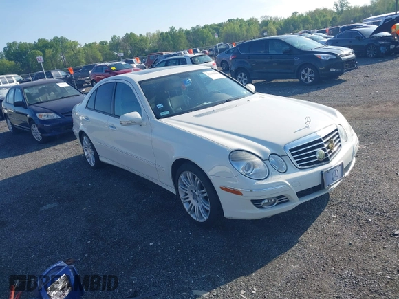 2008 Mercedes-Benz E 350 Luxury z VIN WDBUF87X58B286086, wystawiony jako IAAI lot #42157042 z przebiegiem 156 297 mil mil oraz . Historia ofert i sprzedaży dostępna na DreamBid. Obrazek 1.