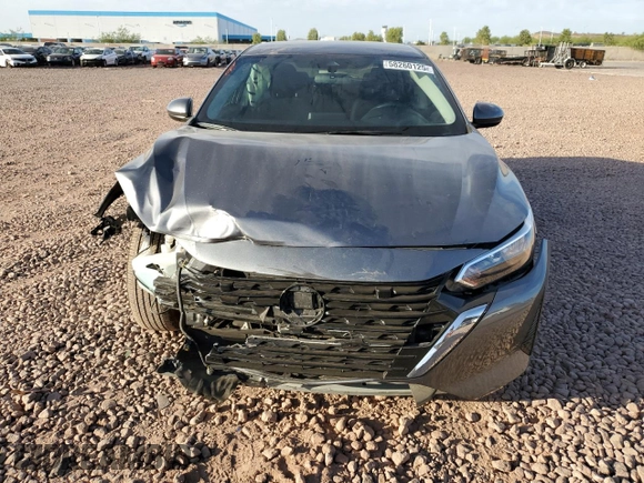 2024 Nissan Sentra S z VIN 3N1AB8BV3RY293064, wystawiony jako Copart lot #58260125 z przebiegiem 21 997 mil mil oraz Szkoda całkowita • Salvage title. Historia ofert i sprzedaży dostępna na DreamBid. Obrazek 5.