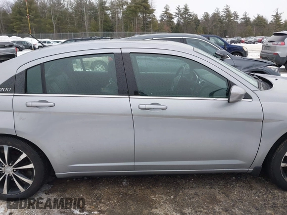 2013 Chrysler 200 Limited with VIN 1C3CCBCG2DN592782, listed as a IAAI auction lot 41471739 with 103,079 mi miles and . Bid and sale history available at DreamBid. Image 13.