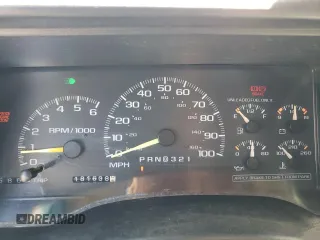 1998 GMC Suburban z VIN 3GKFK16R0WG502287, wystawiony jako Copart lot #62323314 z przebiegiem 181 638 mil mil oraz Szkody całkowita. Historia ofert i sprzedaży dostępna na DreamBid. Obrazek 9.