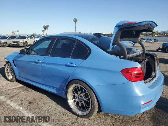 2015 BMW M3 z VIN WBS3C9C58FP806094, wystawiony jako Copart lot #52009855 z przebiegiem Nie podano mil oraz Szkody całkowita. Historia ofert i sprzedaży dostępna na DreamBid. Obrazek 2.