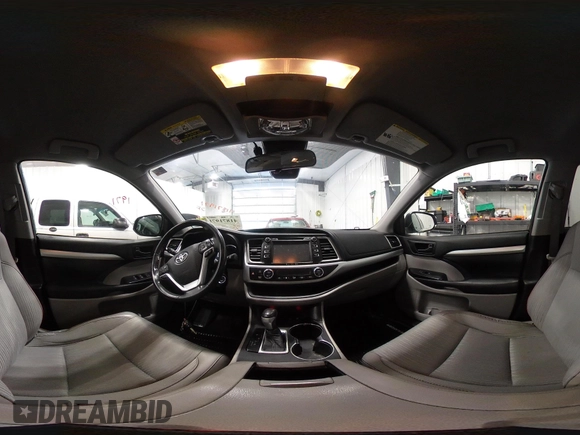 2018 Toyota Highlander LE with VIN 5TDBZRFH9JS821645, listed as a IAAI auction lot 41871971 with 98,426 mi miles and . Bid and sale history available at DreamBid. Image 24.